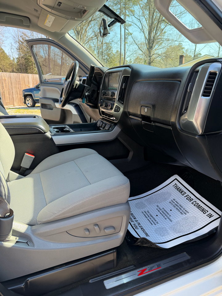 Chevrolet Silverado 1500 4WD Crew Cab 143.5" LT w/2LT 2015