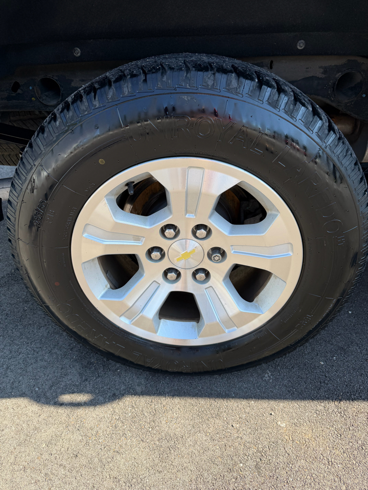 Chevrolet Silverado 1500 4WD Crew Cab 143.5" LT w/2LT 2015