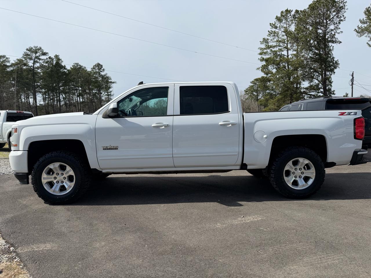 Chevrolet Silverado 1500 4WD Crew Cab 143.5" LT w/2LT 2018