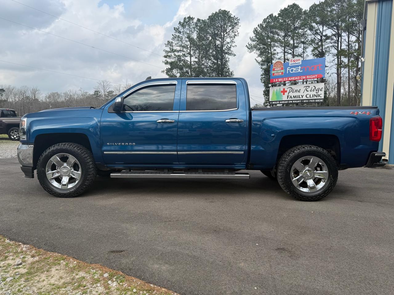 Chevrolet Silverado 1500 4WD Crew Cab 143.5" LTZ w/1LZ 2018