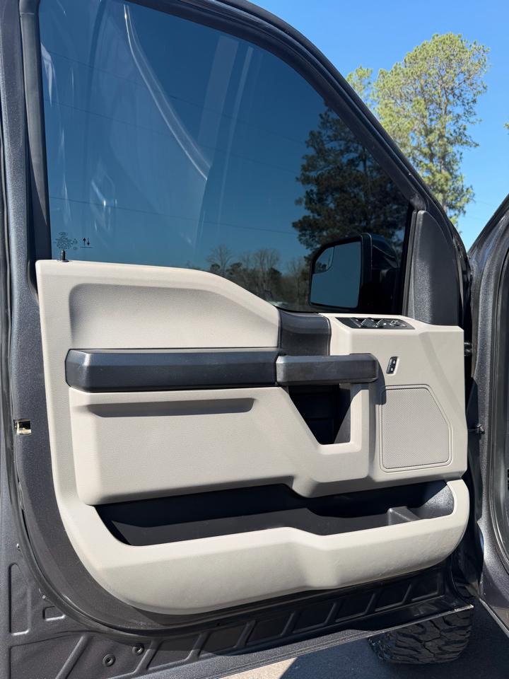 Ford F-150 4WD SuperCrew 145" STX 2020