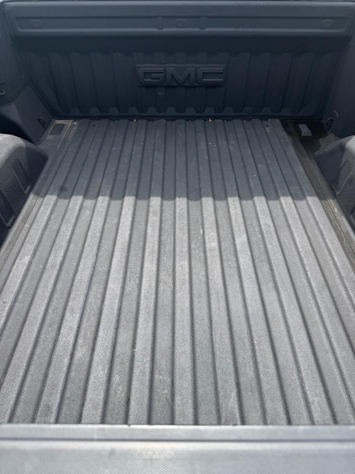 GMC Sierra 1500 4WD Crew Cab 147" AT4 2021