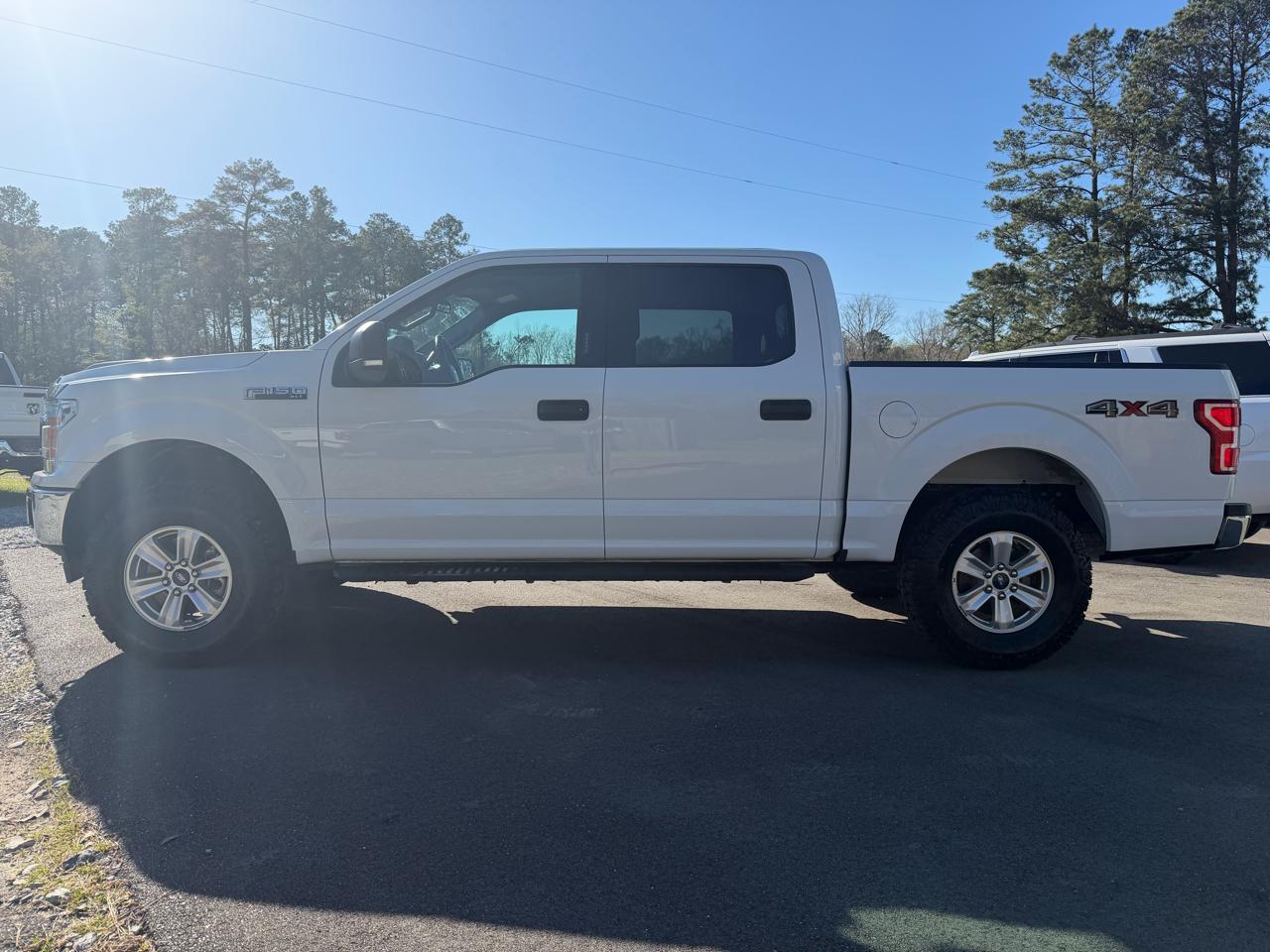Ford F-150 4WD SuperCrew 145" XLT 2018
