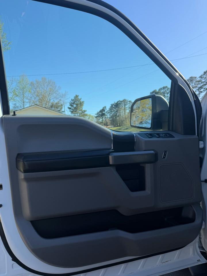 Ford F-150 4WD SuperCrew 145" XLT 2018