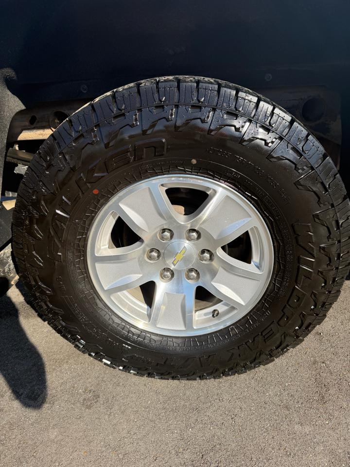 Chevrolet Silverado 1500 4WD Crew Cab 143.5" LT w/2LT 2017