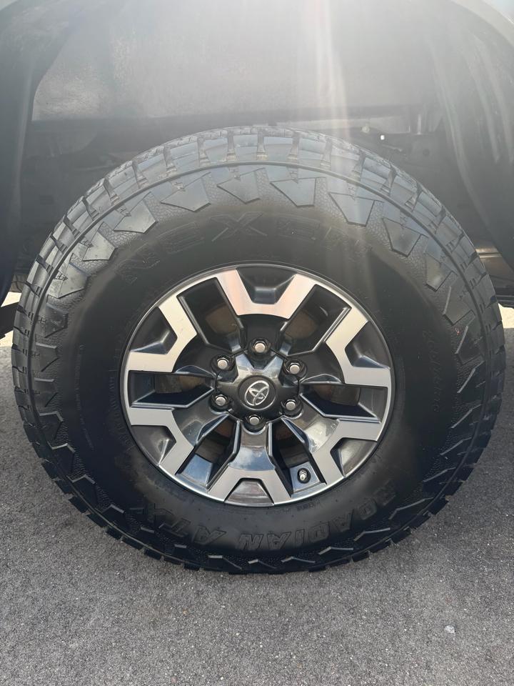 Toyota Tacoma 4WD TRD Off Road Double Cab 5' Bed V6 MT (Natl) 2019