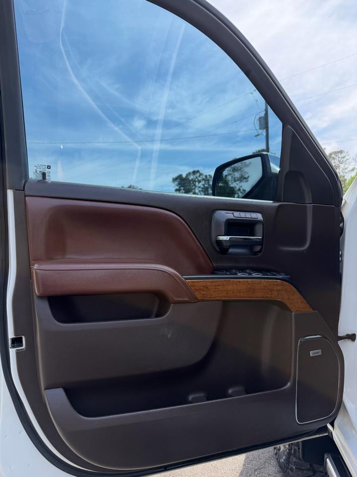 Chevrolet Silverado 1500 4WD Crew Cab 153.0" High Country 2017