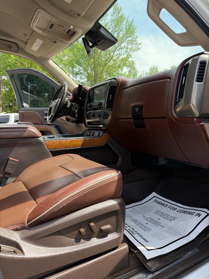 Chevrolet Silverado 1500 4WD Crew Cab 153.0" High Country 2017