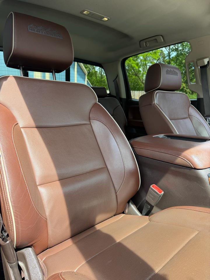 Chevrolet Silverado 1500 4WD Crew Cab 153.0" High Country 2017