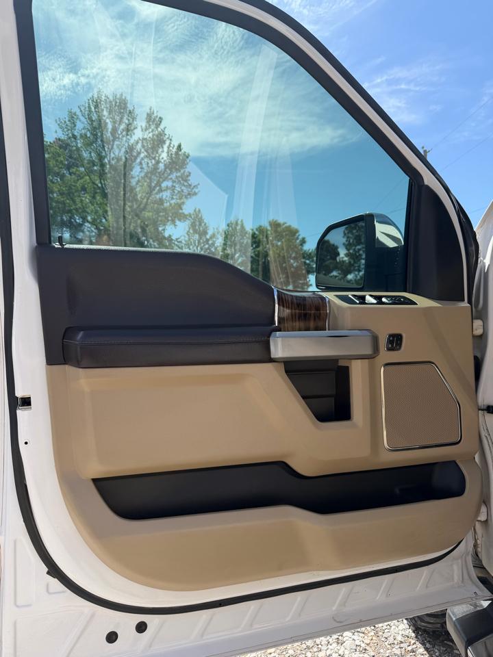 Ford F-150 4WD SuperCrew 145" Lariat 2018