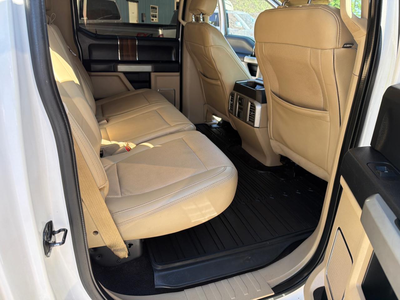 Ford F-150 4WD SuperCrew 145" Lariat 2016