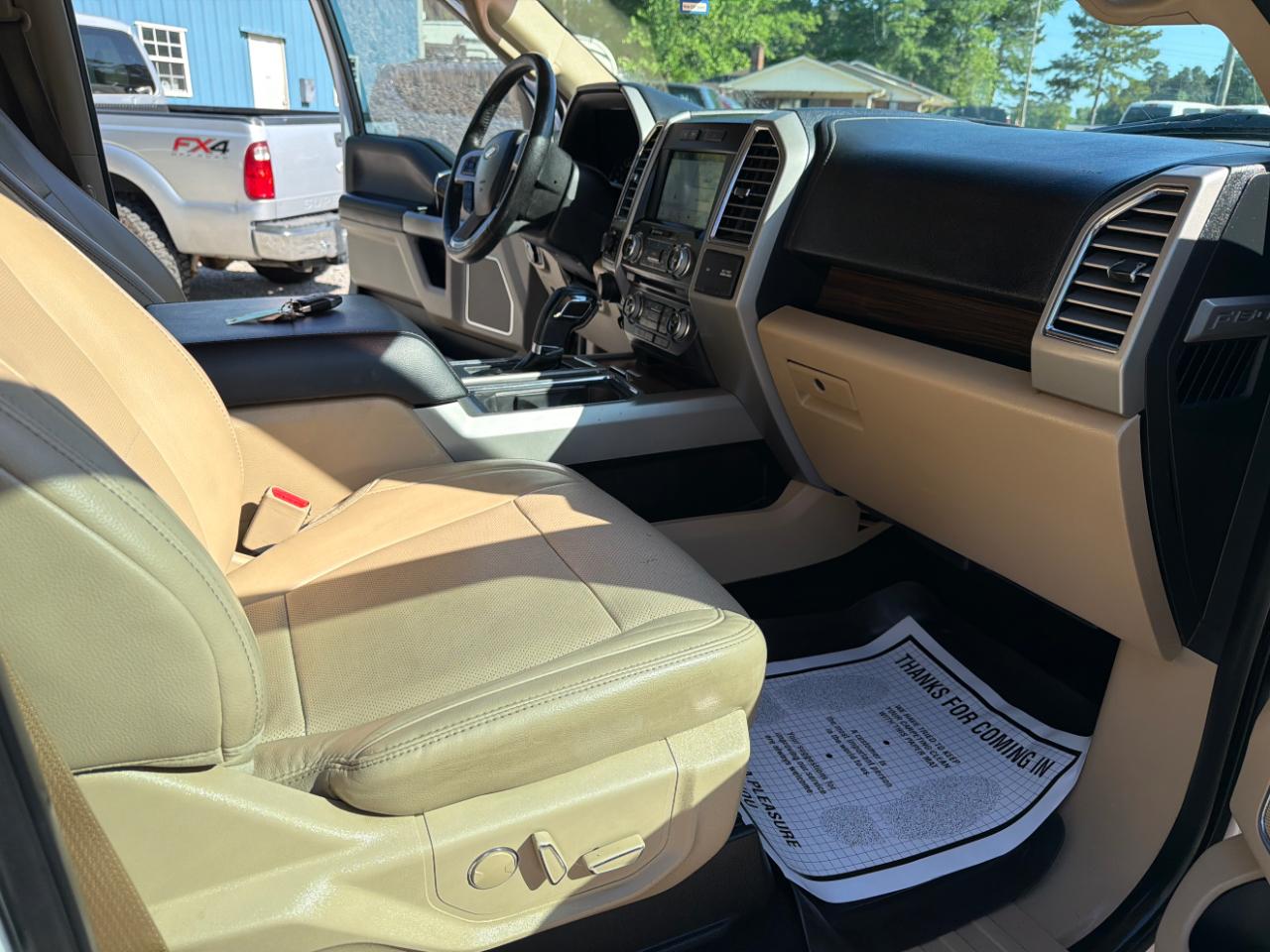 Ford F-150 4WD SuperCrew 145" Lariat 2016