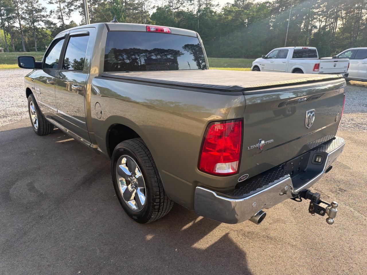 RAM 1500 2WD Crew Cab 140.5" Lone Star 2015