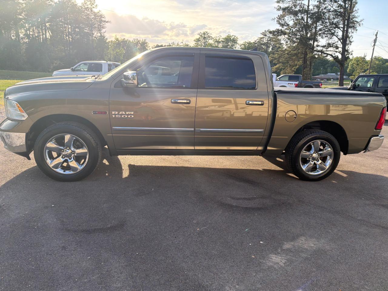 RAM 1500 2WD Crew Cab 140.5" Lone Star 2015