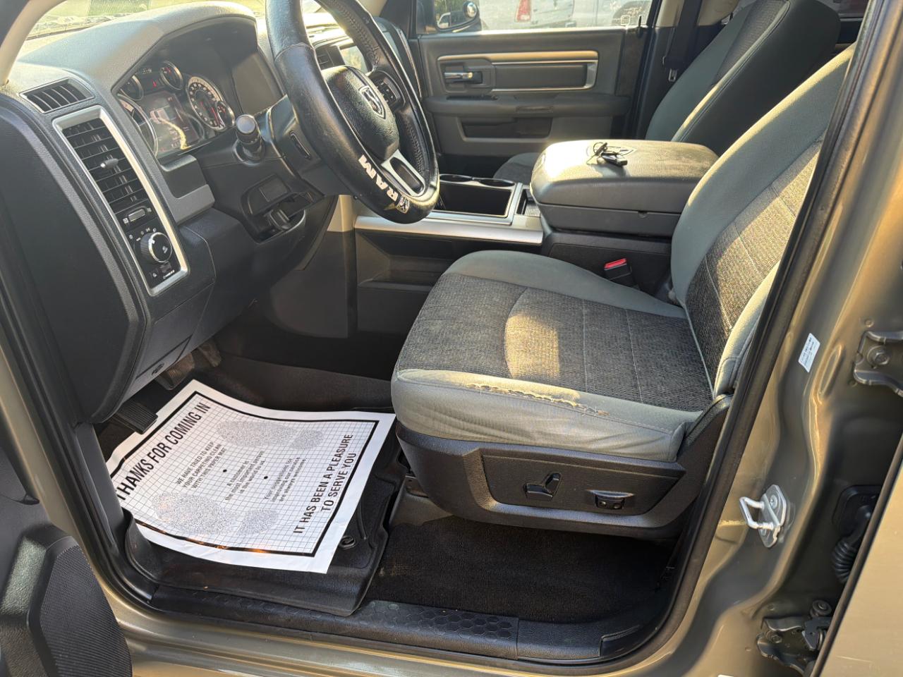 RAM 1500 2WD Crew Cab 140.5" Lone Star 2015