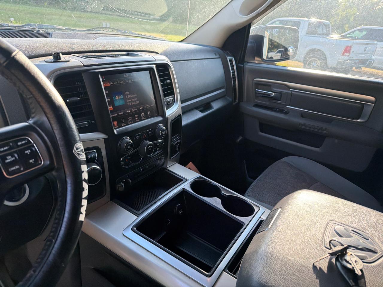 RAM 1500 2WD Crew Cab 140.5" Lone Star 2015