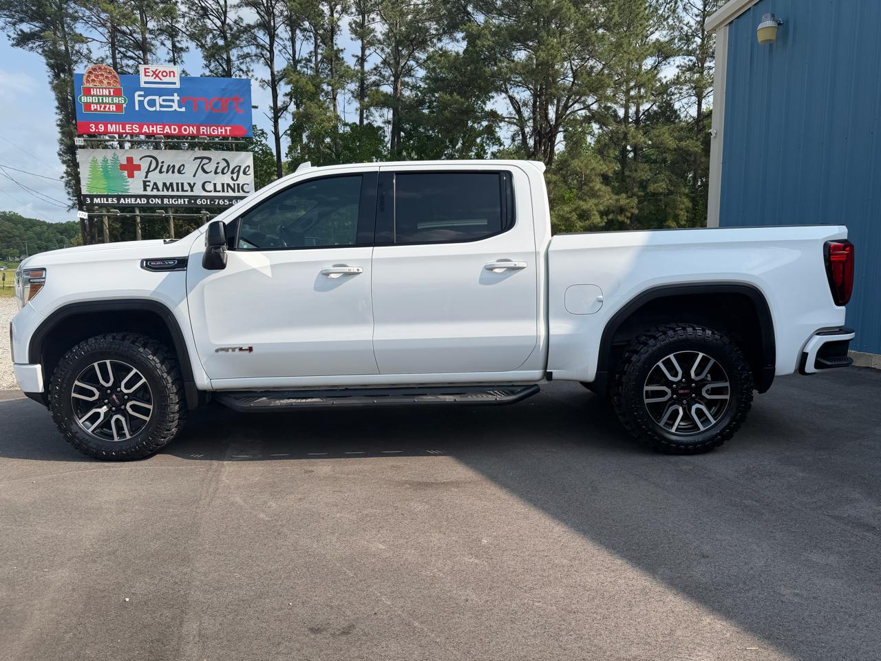 GMC Sierra 1500 4WD Crew Cab 147" AT4 2019