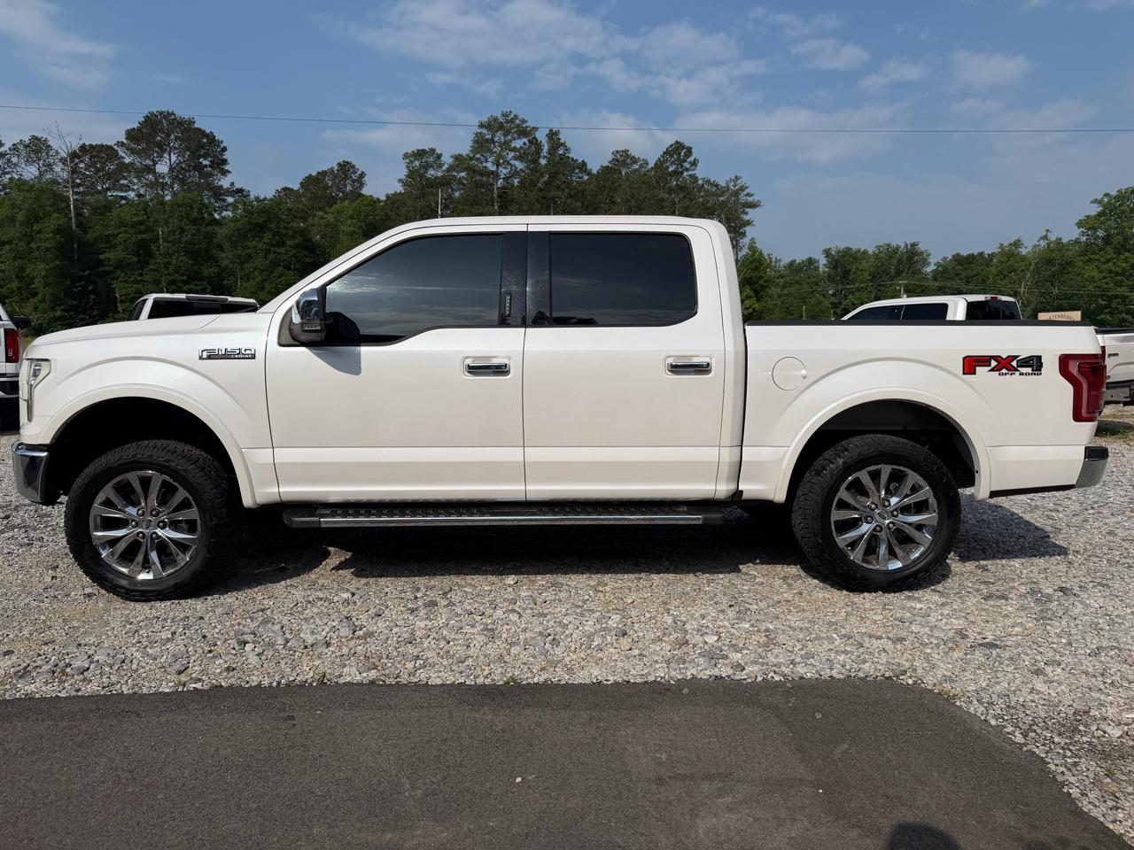 Ford F-150 4WD SuperCrew 145" Lariat 2016
