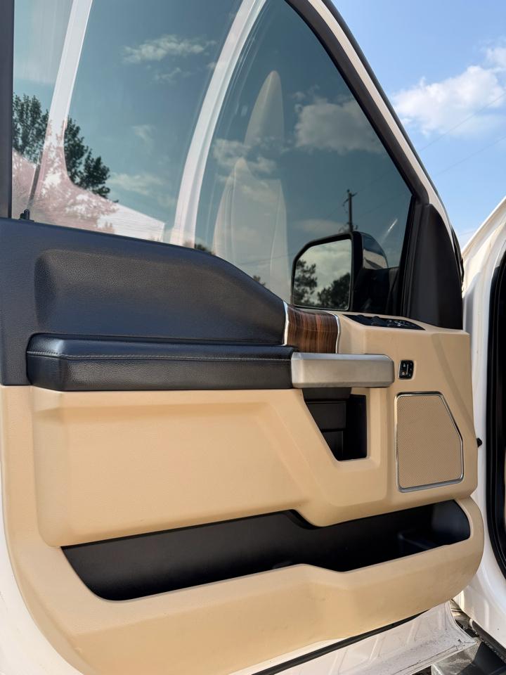 Ford F-150 4WD SuperCrew 145" Lariat 2016