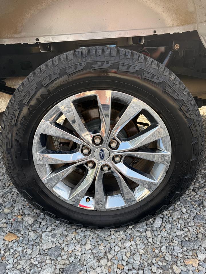 Ford F-150 4WD SuperCrew 145" Lariat 2016