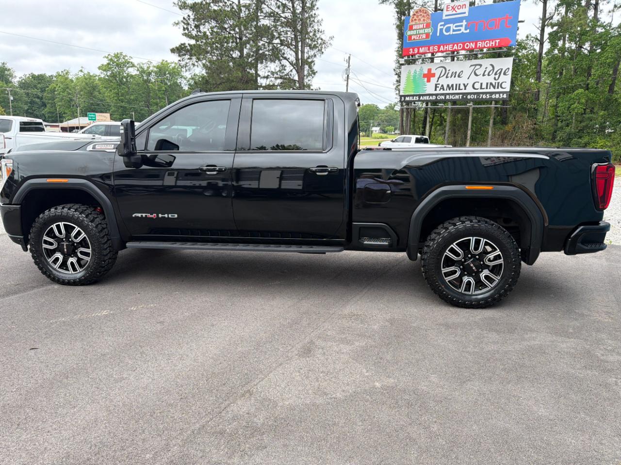 GMC Sierra 2500HD 4WD Crew Cab 159" AT4 2021