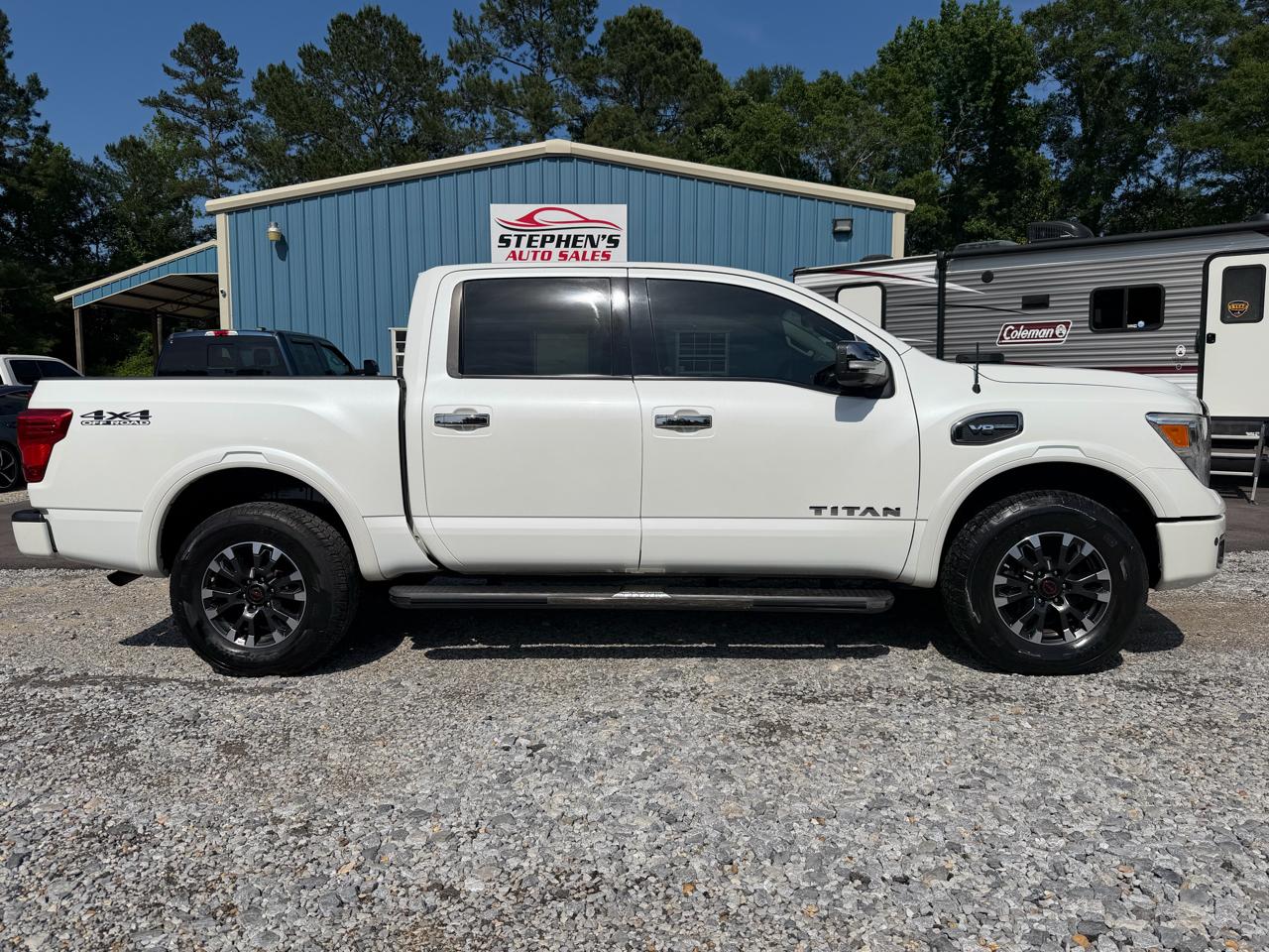 Nissan Titan 4x4 Crew Cab Platinum Reserve 2017