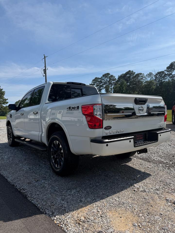 Nissan Titan 4x4 Crew Cab Platinum Reserve 2017