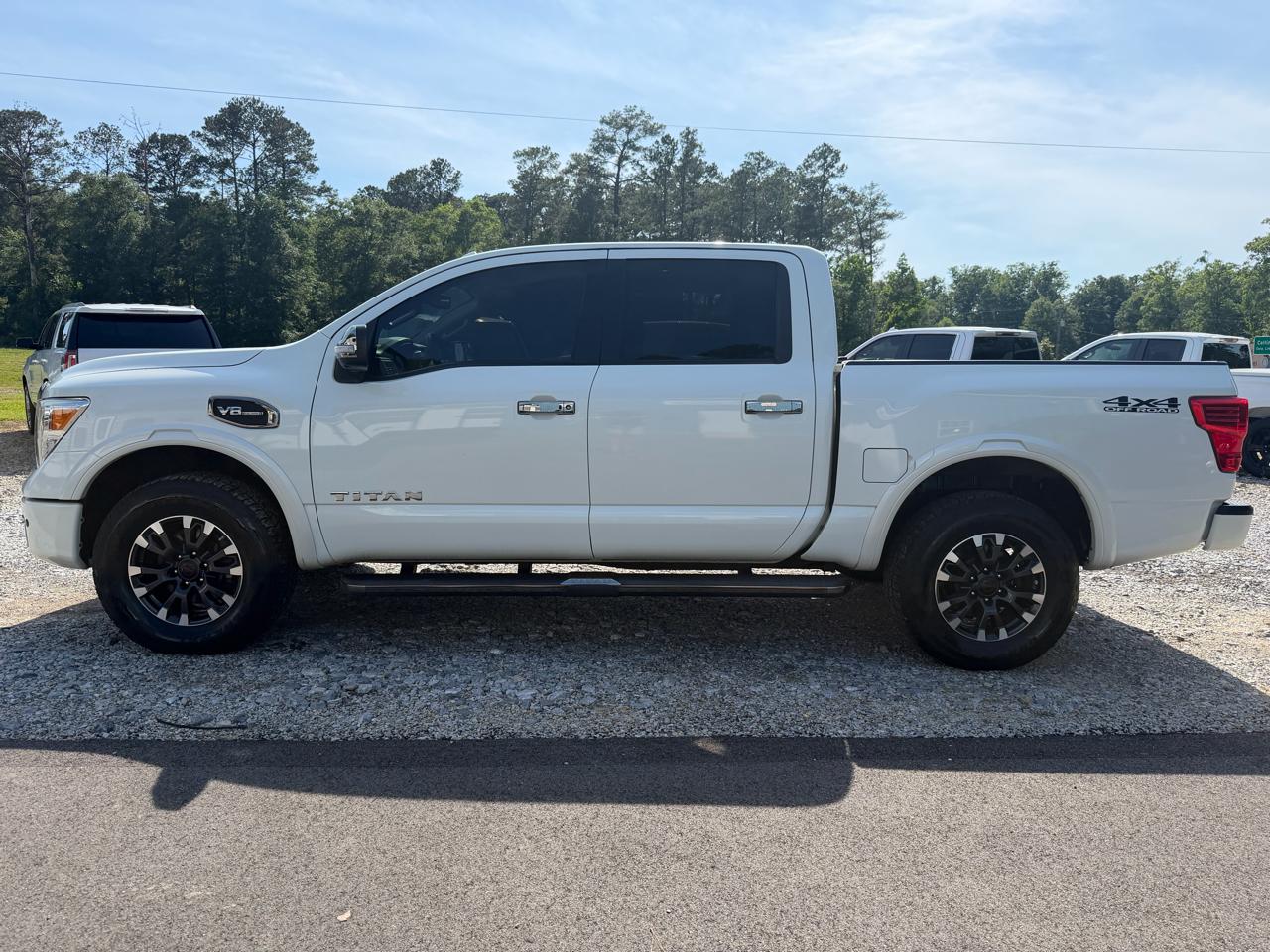 Nissan Titan 4x4 Crew Cab Platinum Reserve 2017