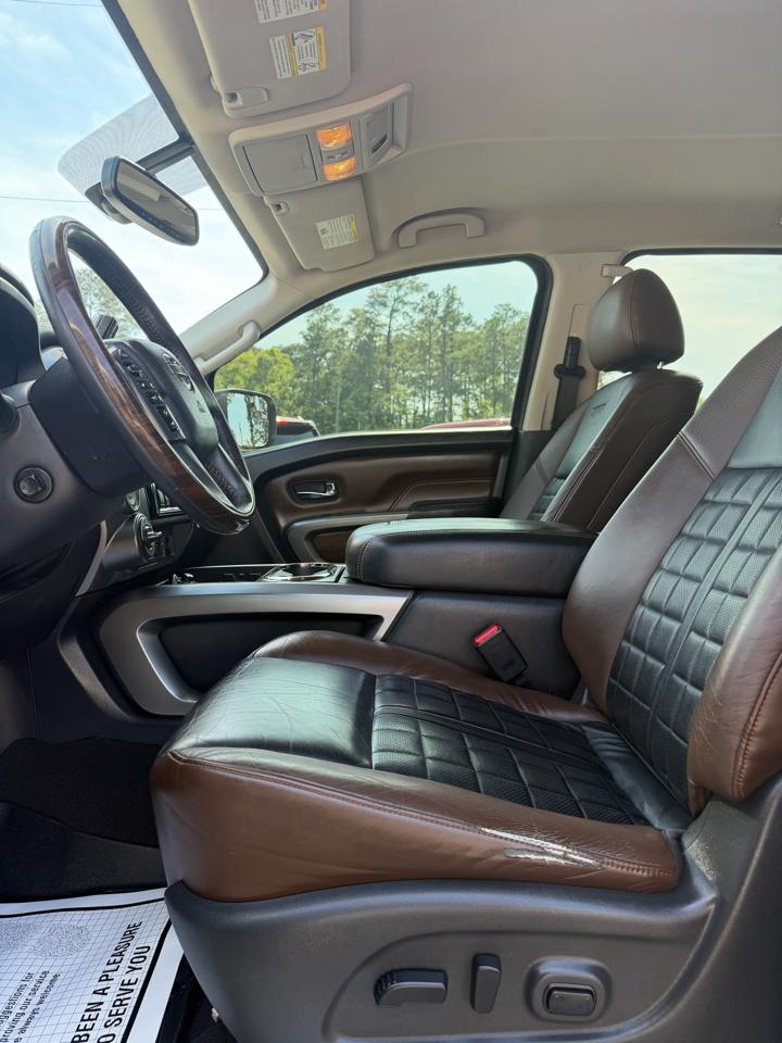 Nissan Titan 4x4 Crew Cab Platinum Reserve 2017