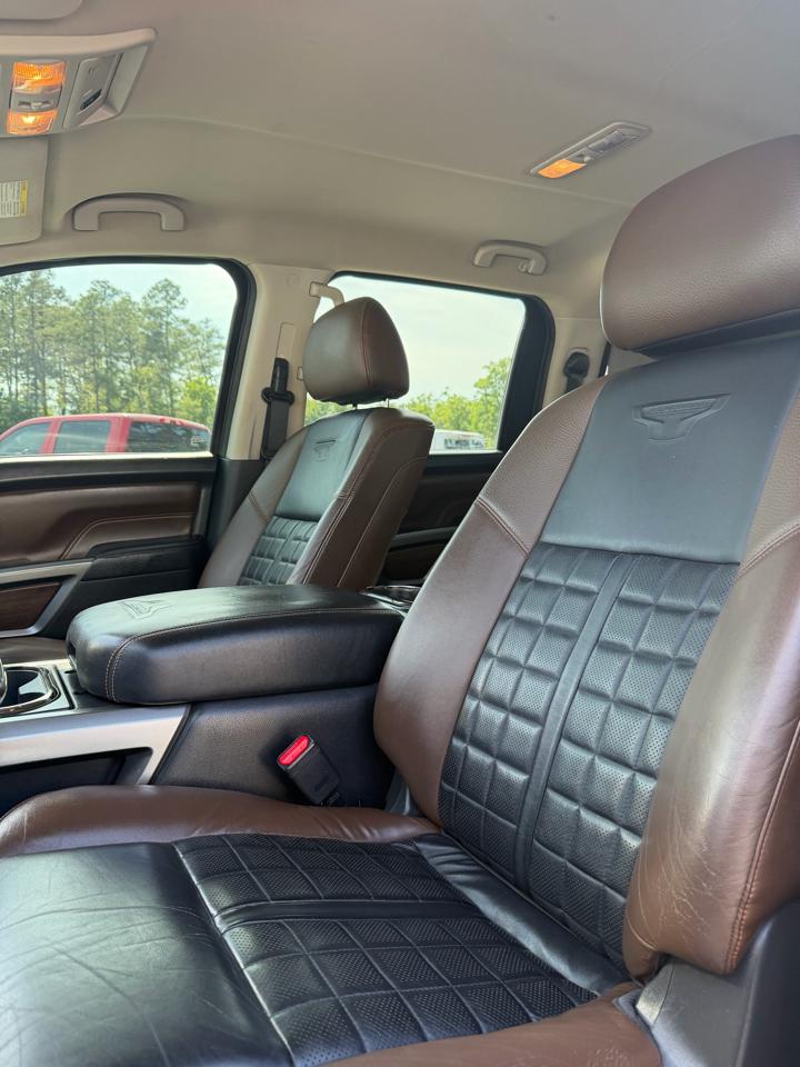 Nissan Titan 4x4 Crew Cab Platinum Reserve 2017