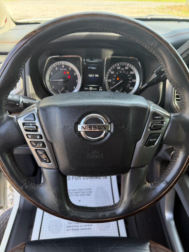 Nissan Titan 4x4 Crew Cab Platinum Reserve 2017