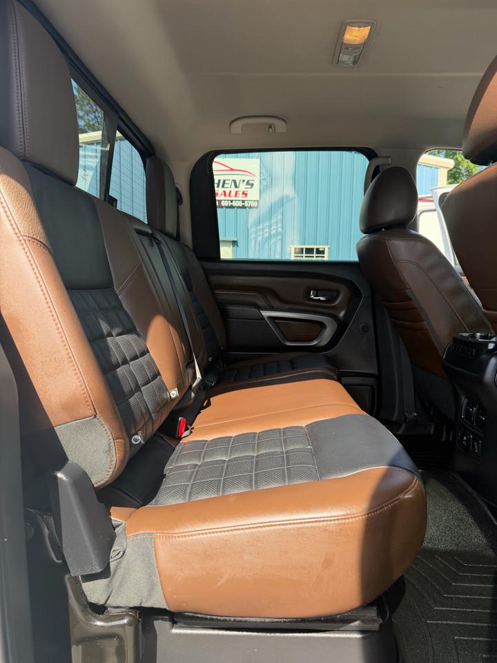 Nissan Titan 4x4 Crew Cab Platinum Reserve 2017