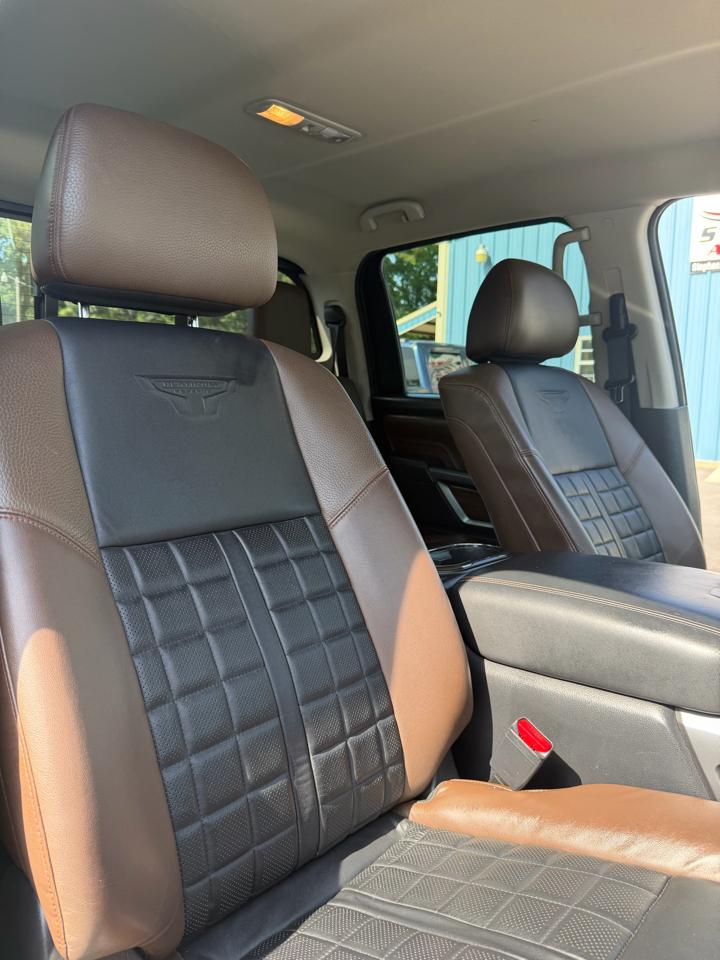 Nissan Titan 4x4 Crew Cab Platinum Reserve 2017
