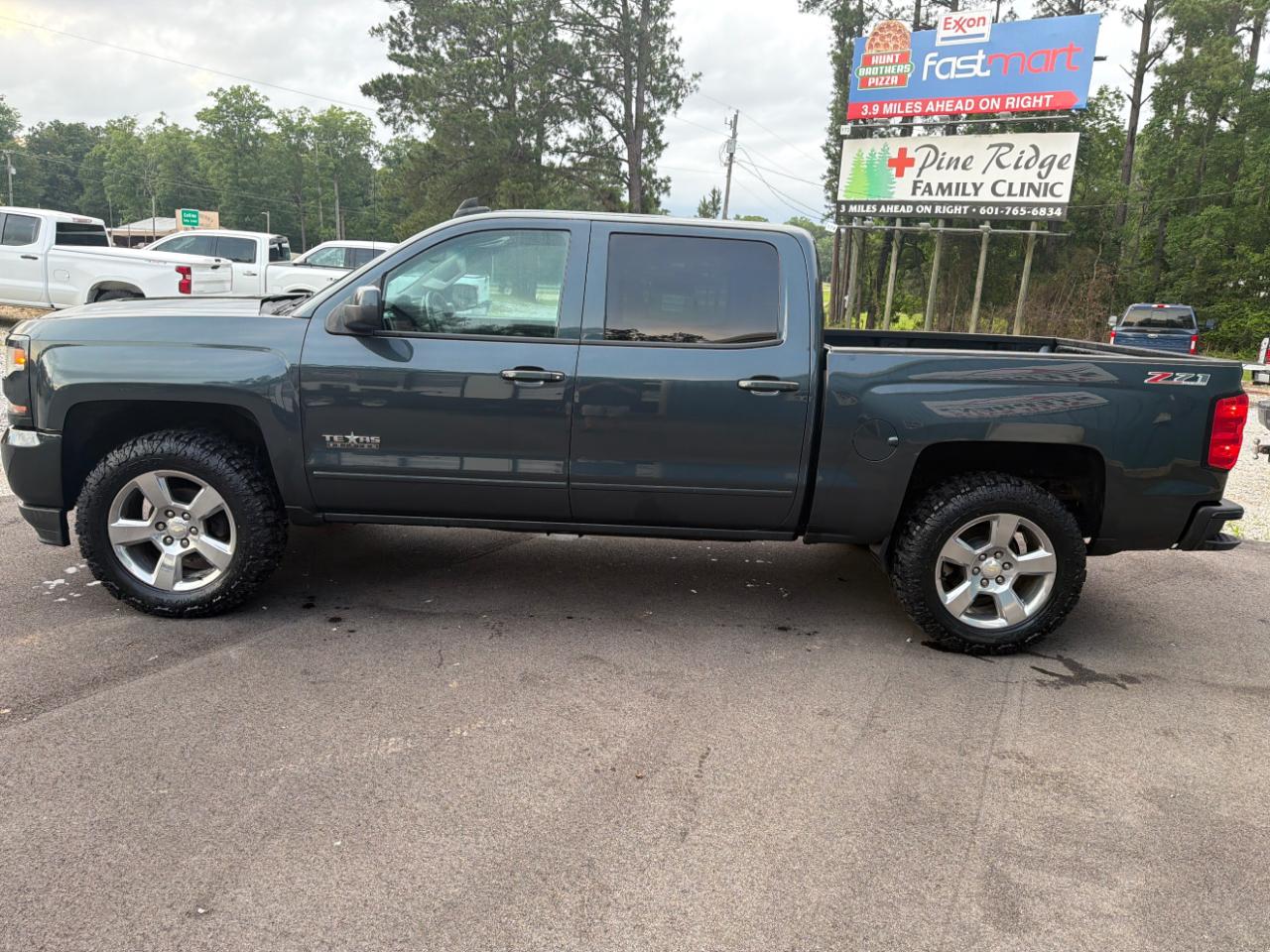 Chevrolet Silverado 1500 4WD Crew Cab 143.5" LT w/2LT 2017