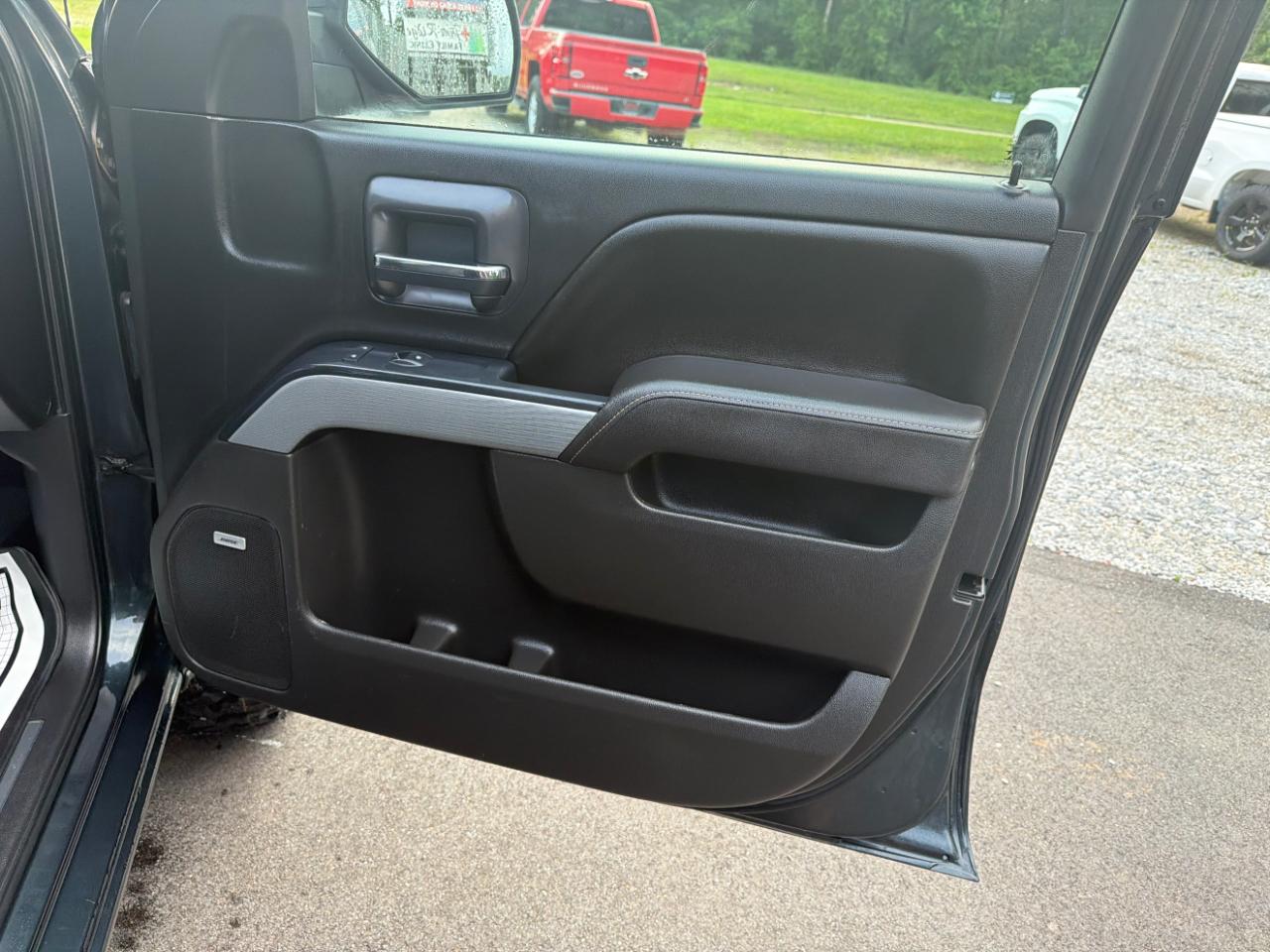 Chevrolet Silverado 1500 4WD Crew Cab 143.5" LT w/2LT 2017