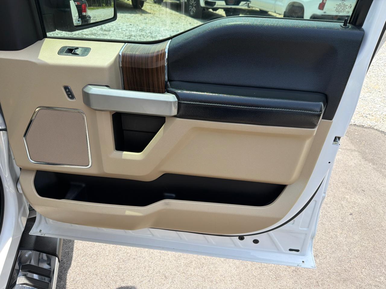 Ford F-150 Lariat 4WD SuperCrew 5.5' Box 2017