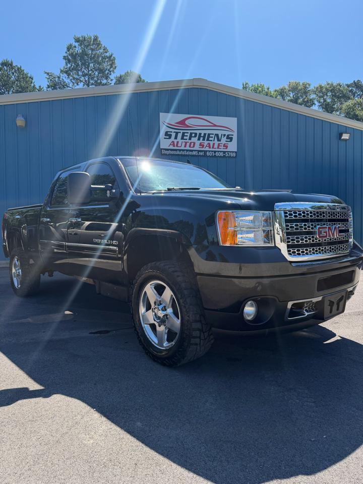 GMC Sierra 2500HD 4WD Crew Cab 153.7" Denali 2014