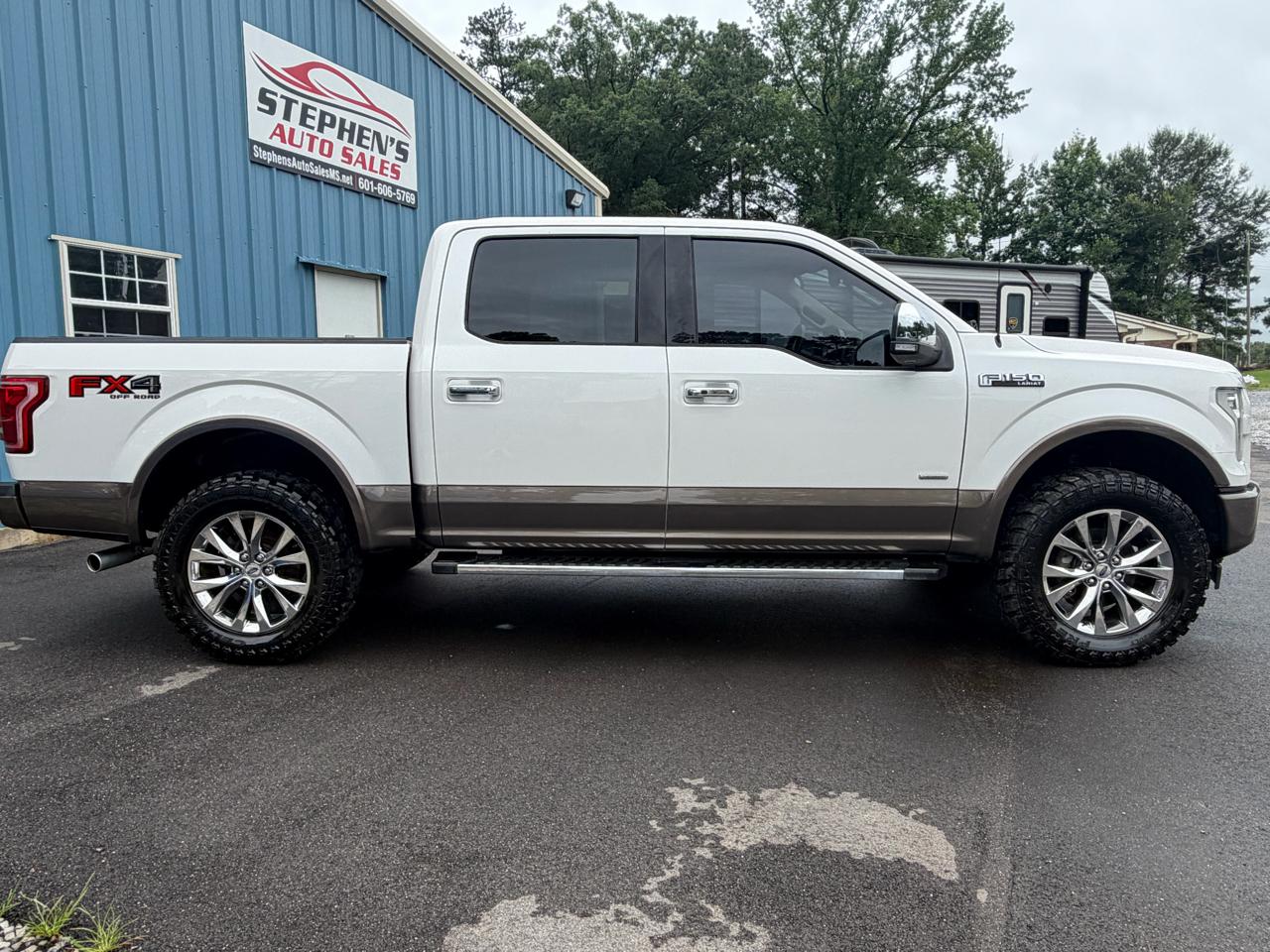 Ford F-150 4WD SuperCrew 145" Lariat 2017
