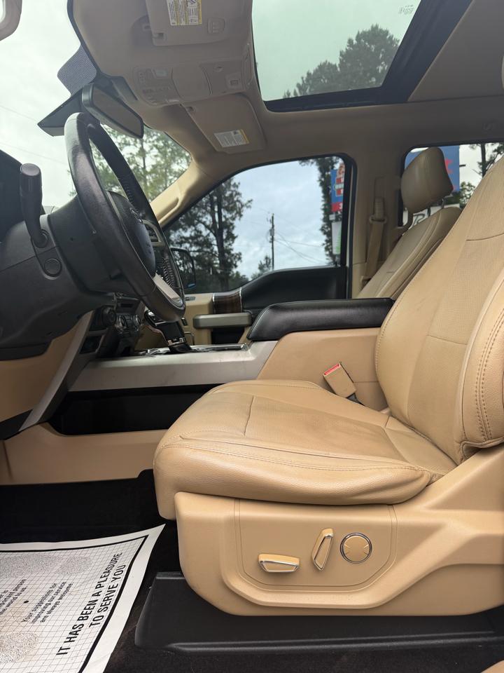 Ford F-150 4WD SuperCrew 145" Lariat 2017