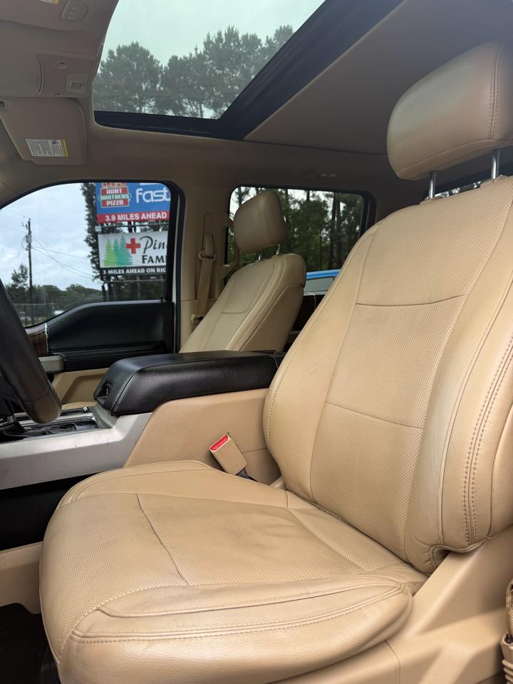 Ford F-150 4WD SuperCrew 145" Lariat 2017