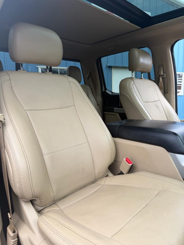 Ford F-150 4WD SuperCrew 145" Lariat 2017