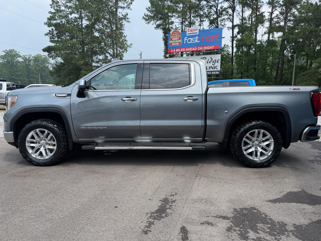GMC Sierra 1500 4WD Crew Cab 147" SLT 2021