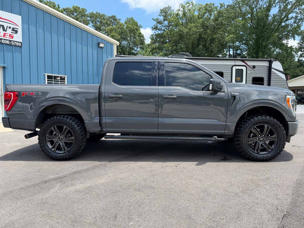 Ford F-150 4WD SuperCrew 145" XLT 2021