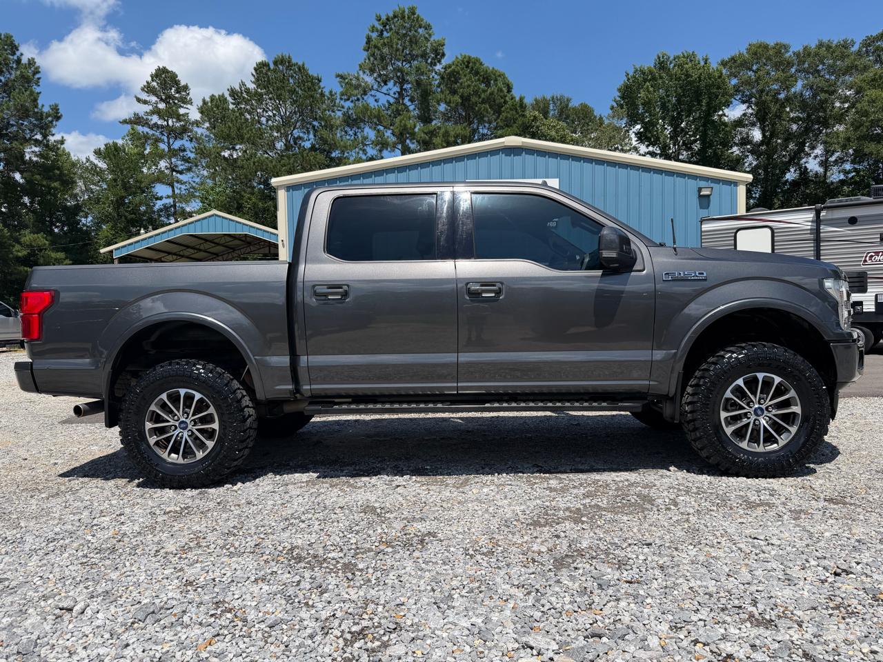 Ford F-150 4WD SuperCrew 145" Lariat 2018