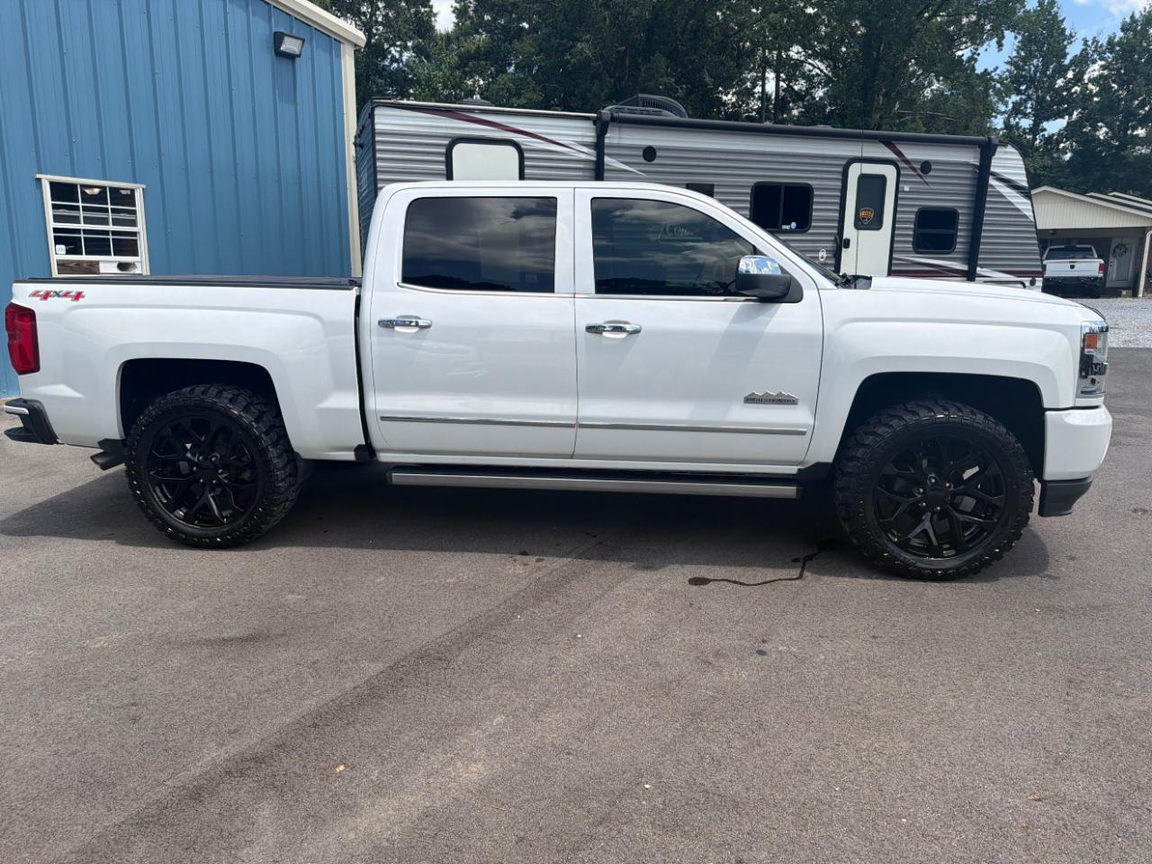 Chevrolet Silverado 1500 4WD Crew Cab 143.5" High Country 2017
