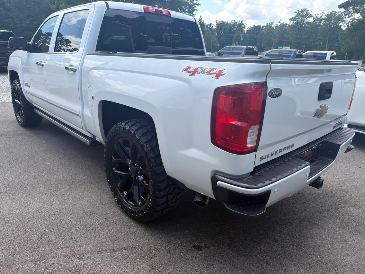 Chevrolet Silverado 1500 4WD Crew Cab 143.5" High Country 2017