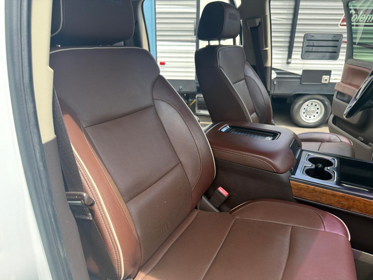 Chevrolet Silverado 1500 4WD Crew Cab 143.5" High Country 2017