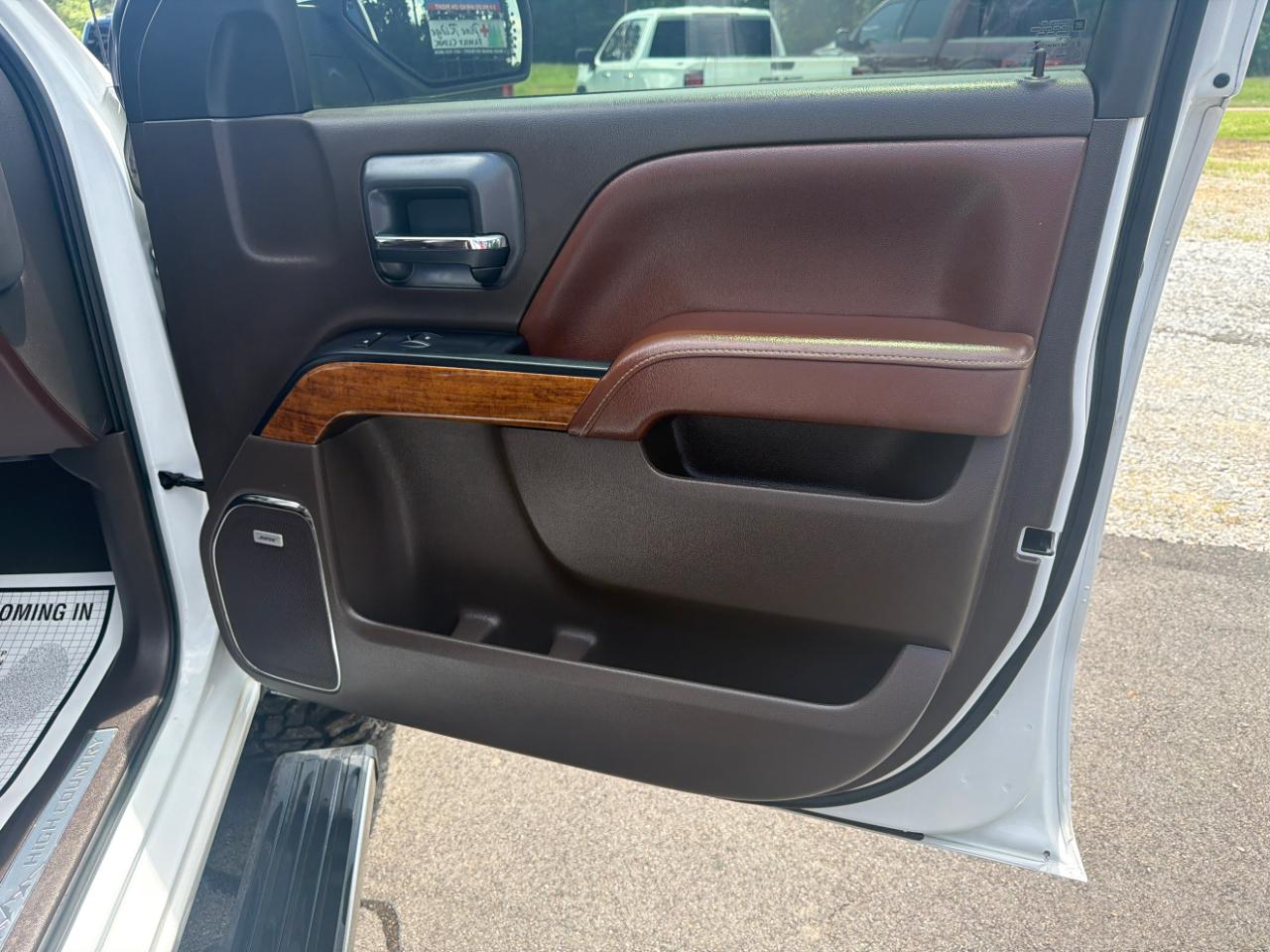 Chevrolet Silverado 1500 4WD Crew Cab 143.5" High Country 2017
