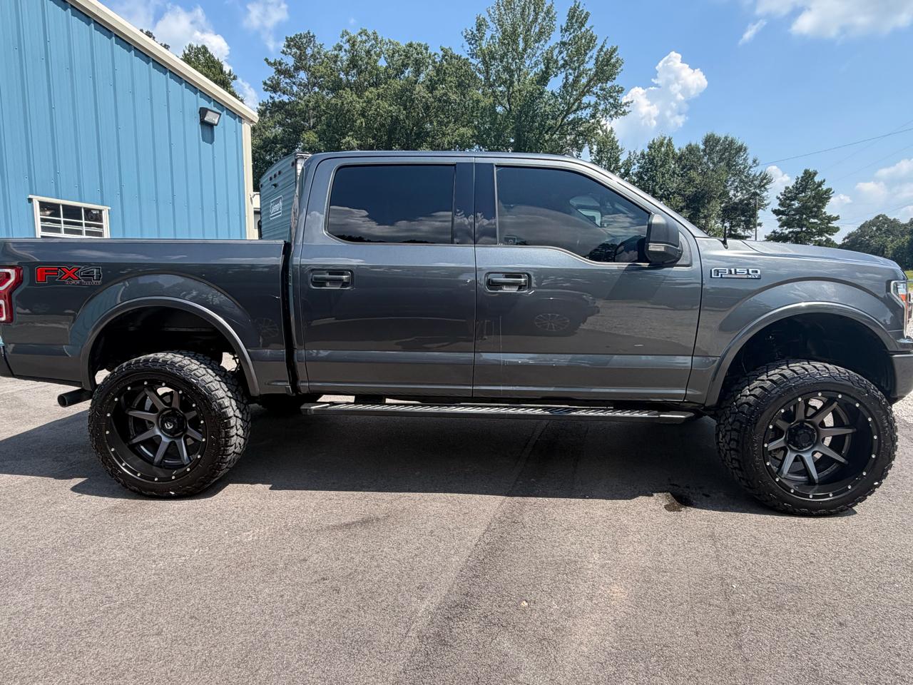 Ford F-150 4WD SuperCrew 145" XLT 2019