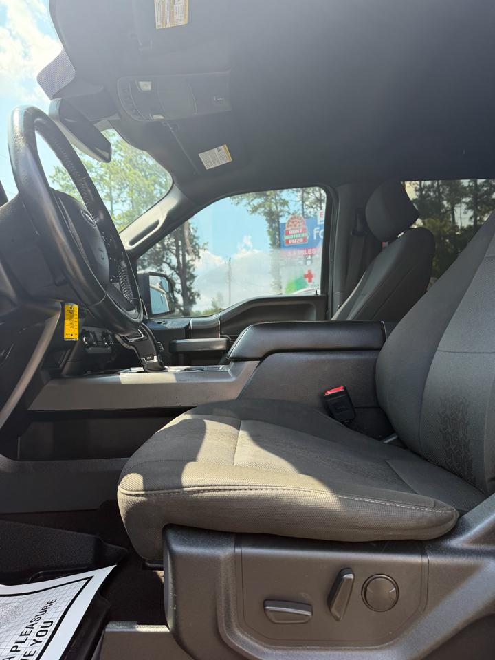 Ford F-150 4WD SuperCrew 145" XLT 2019